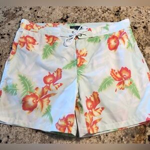 VINCE. Typical shorts. New condition sz 34